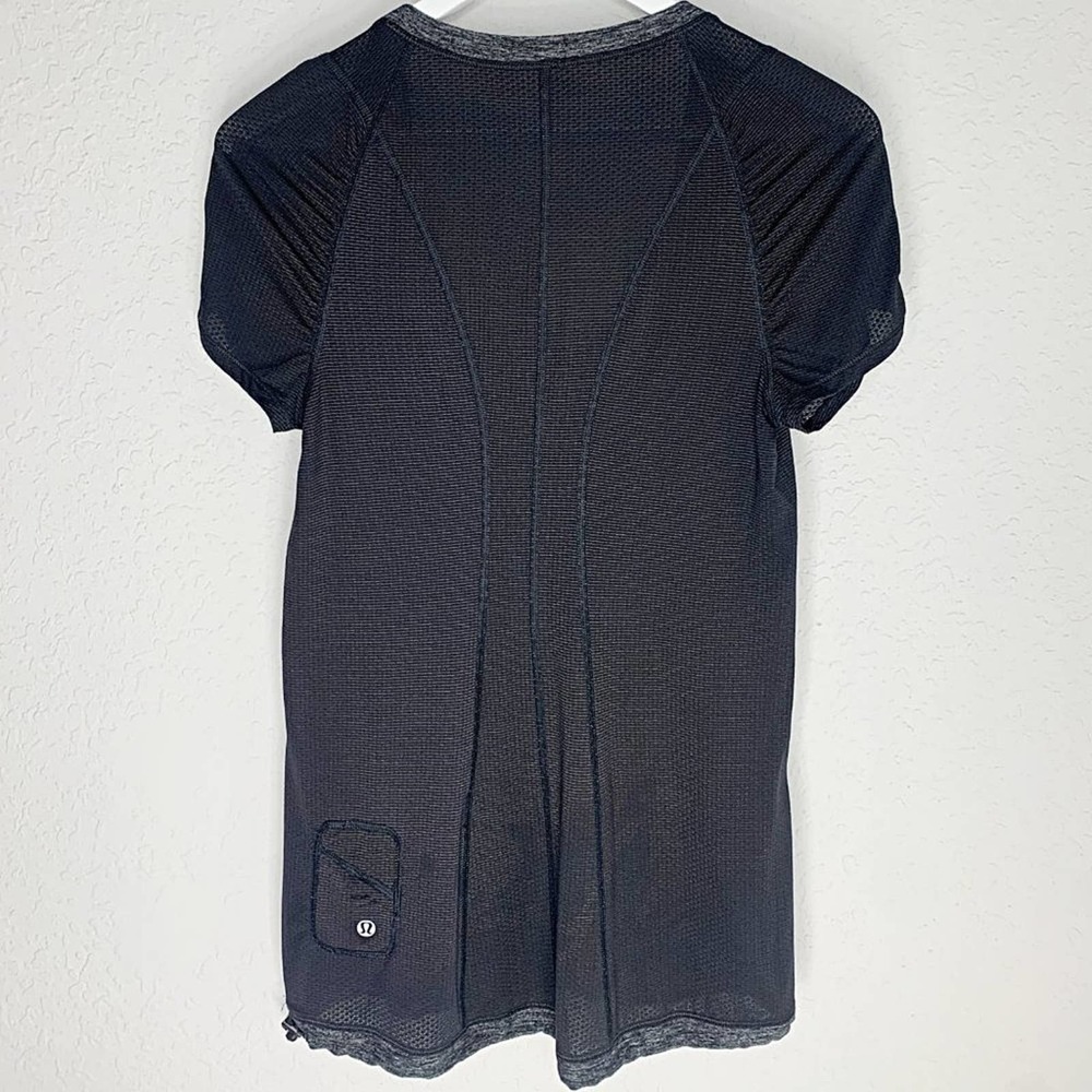Lululemon Willpower Ruched Drawstring Short Sleeve Tech Tee in Black - Picture 4 of 7